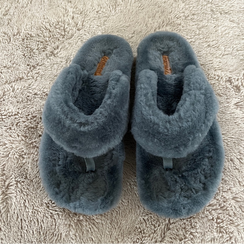 NEW OluKai furry flip flop slippers teal sz 7 Kipe’a Heu